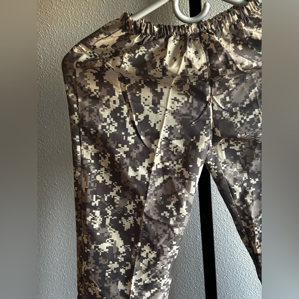 Medium capris - Picture 4 of 4